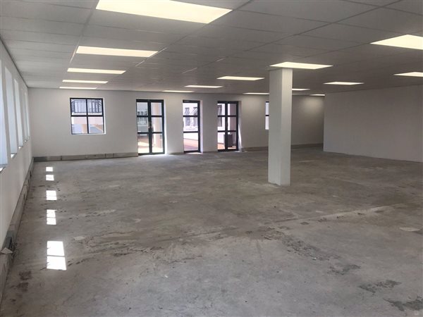 220  m² Commercial space in Hyde Park