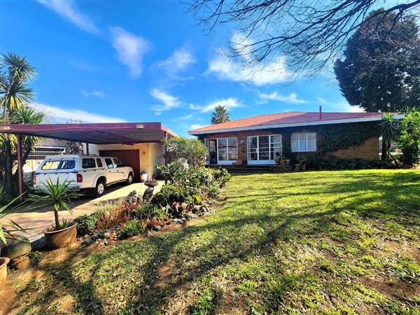 4 Bedroom House 4 Bedroom House