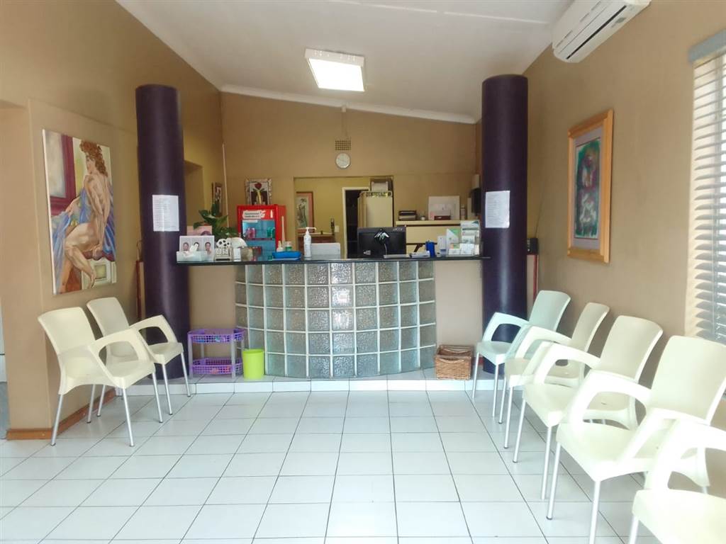 315  m² Commercial space in Rustenburg Central photo number 2