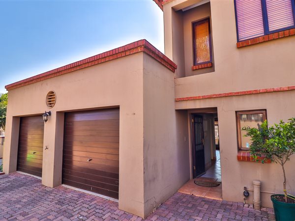 4 Bedroom Duplex 4 Bedroom Duplex