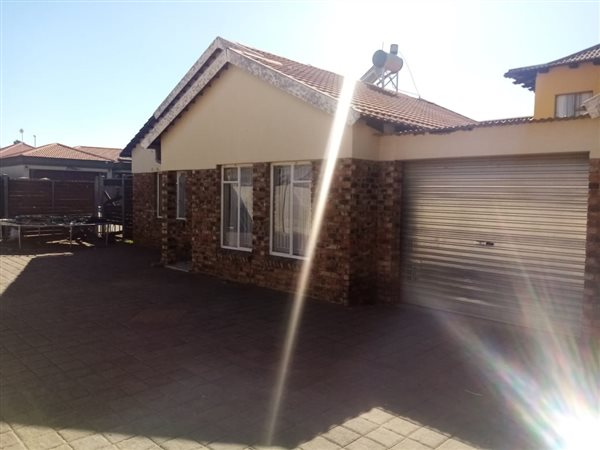 2 Bedroom House 2 Bedroom House