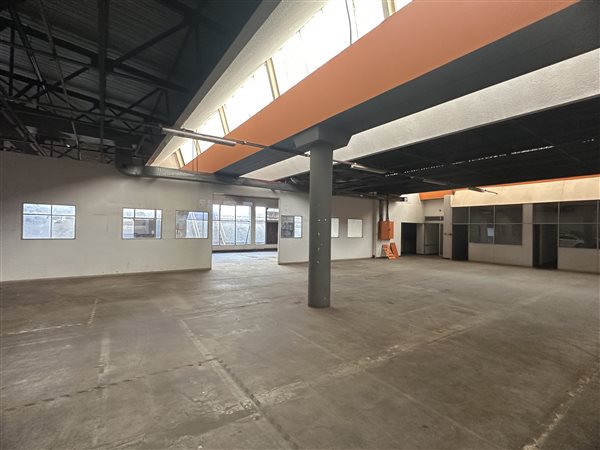 1 050 m² Industrial space 1 050 m² Industrial space