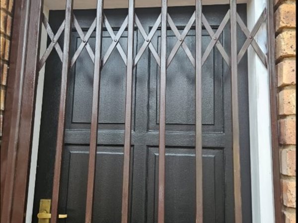 2 Bedroom House 2 Bedroom House