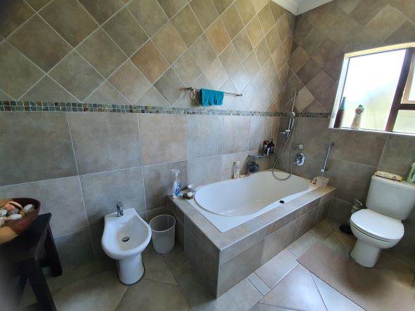 4 Bed House in Tugela Mouth photo number 23