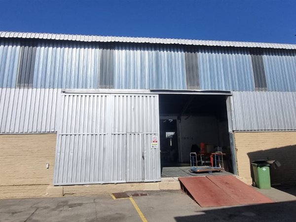 450 m² Industrial space 450 m² Industrial space