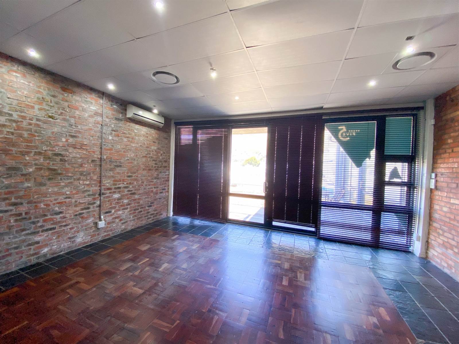 115  m² Commercial space in Salt River photo number 8