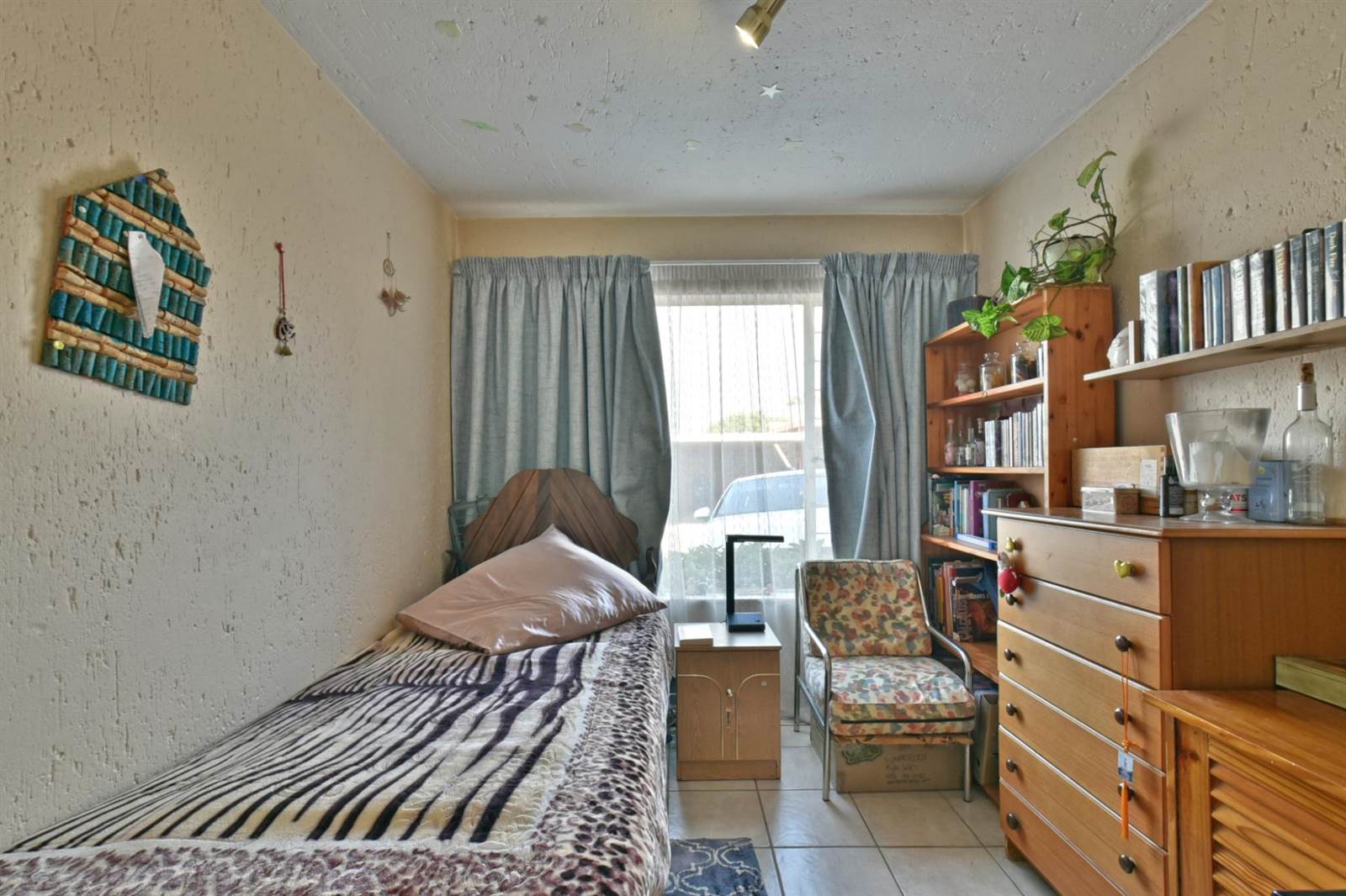 2 Bed Apartment in Ridgeway photo number 11