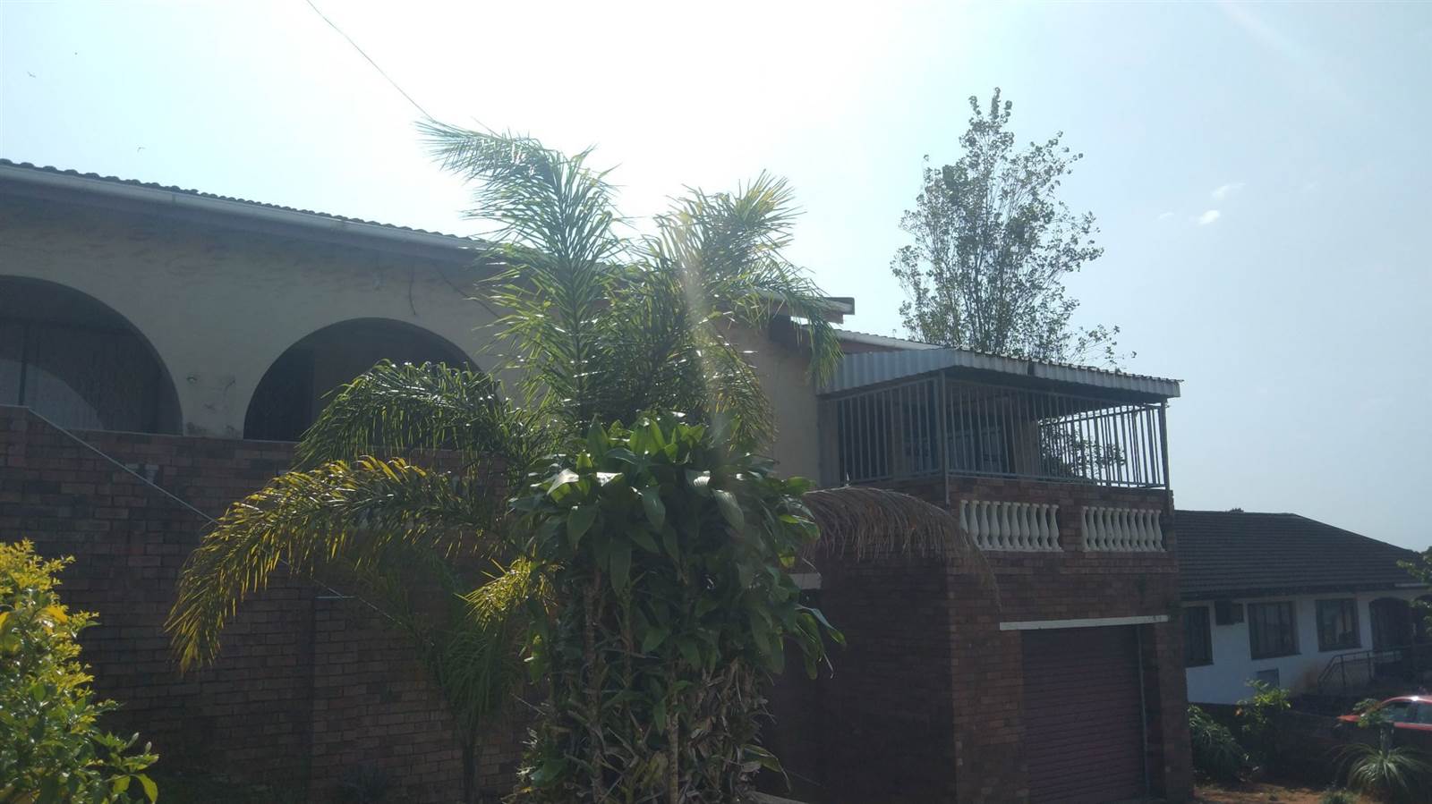 4 Bed House in Isipingo Rail photo number 2