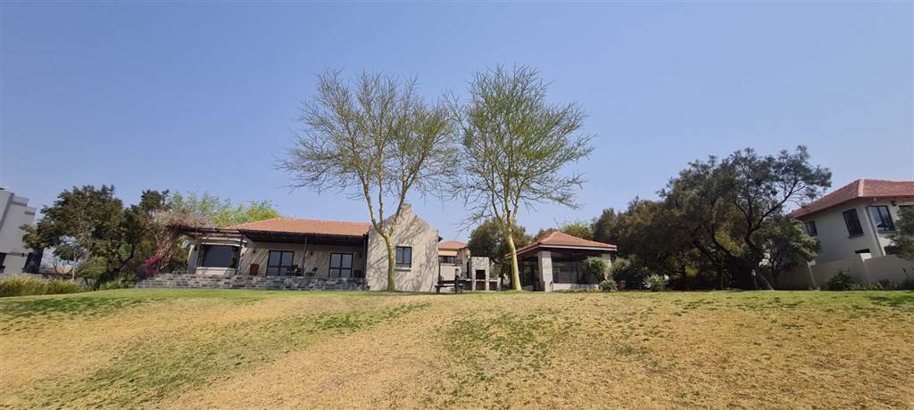 3 Bed Apartment in Fourways photo number 20