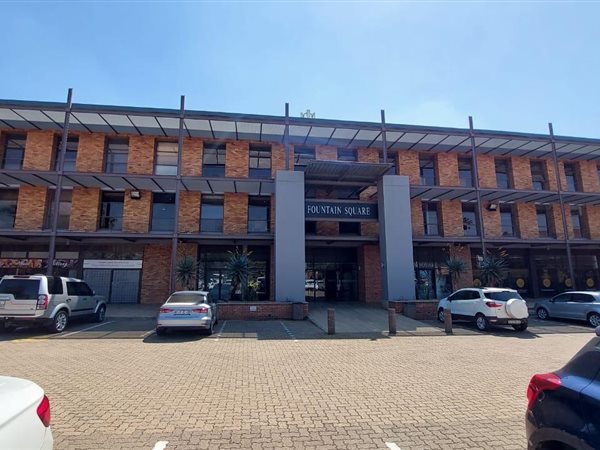 152  m² Commercial space