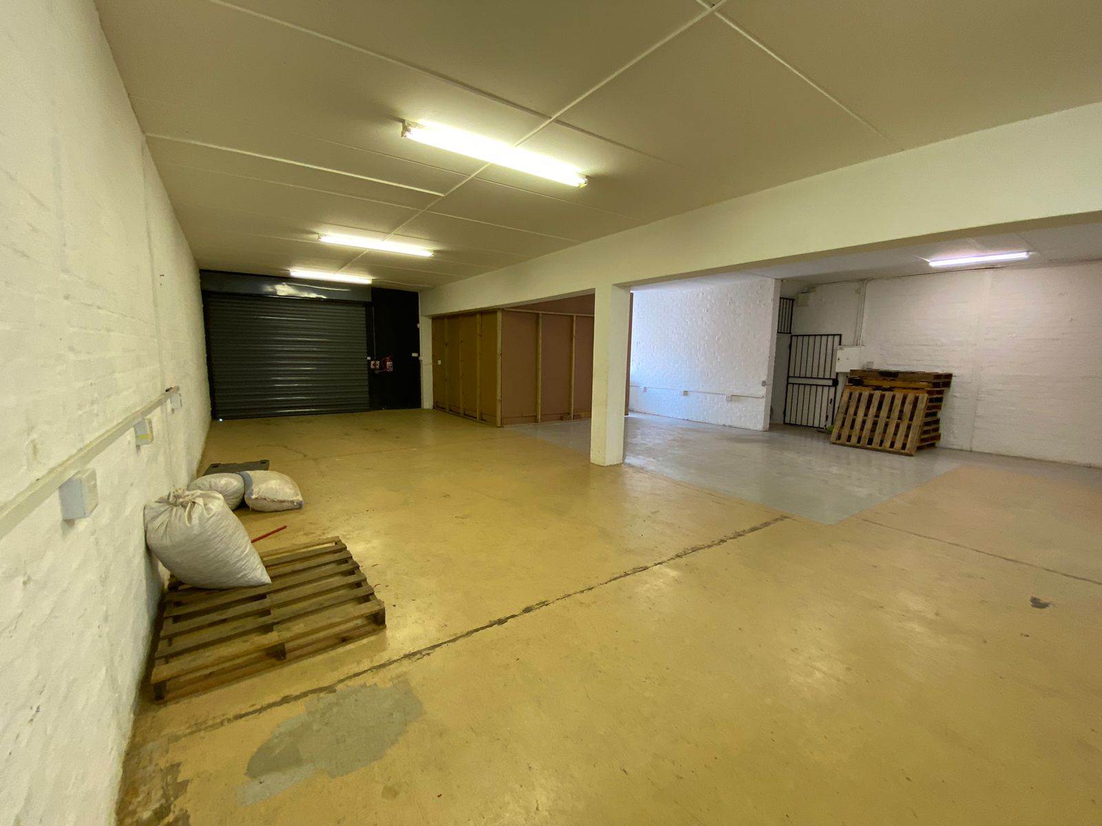 154  m² Industrial space in Somerset West Business Park photo number 3