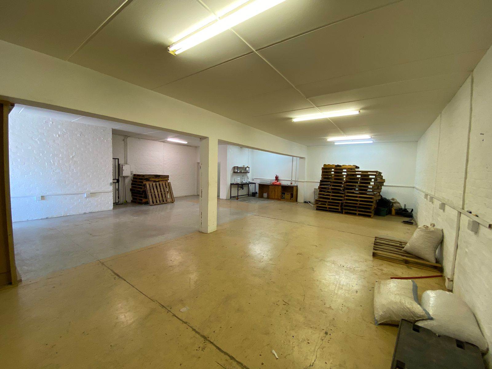154  m² Industrial space in Somerset West Business Park photo number 11