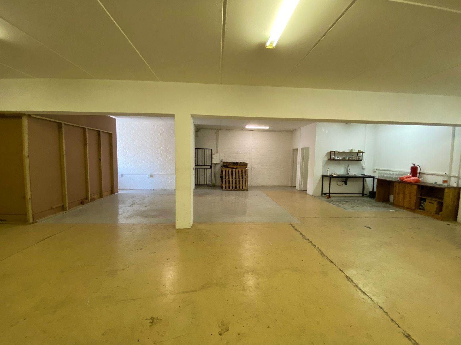 154  m² Industrial space in Somerset West Business Park photo number 10