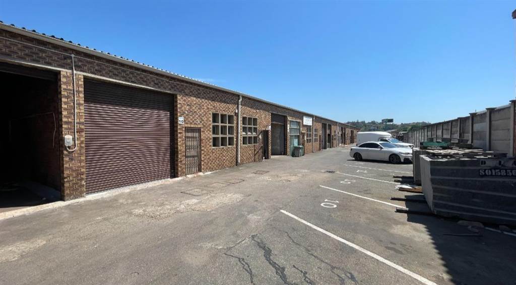 180  m² Industrial space in Springfield photo number 10