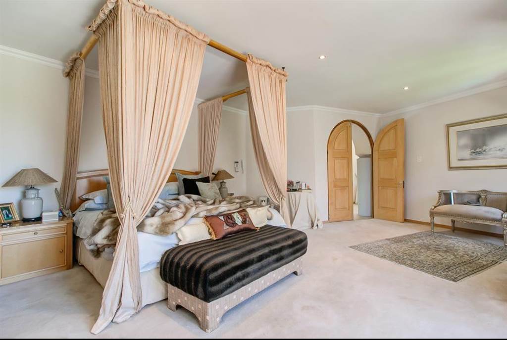 6 Bed House in Bryanston photo number 12
