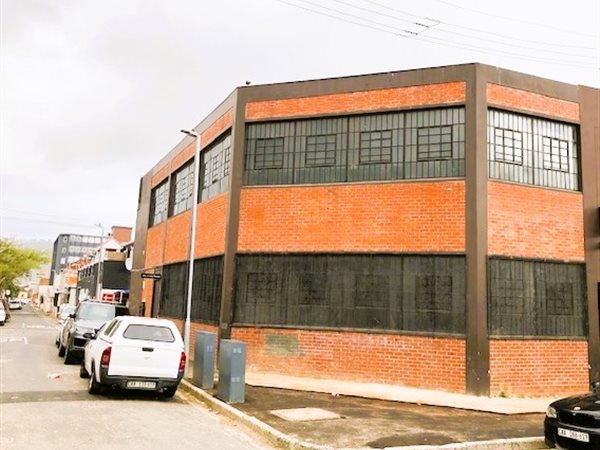 400  m² Commercial space in Woodstock