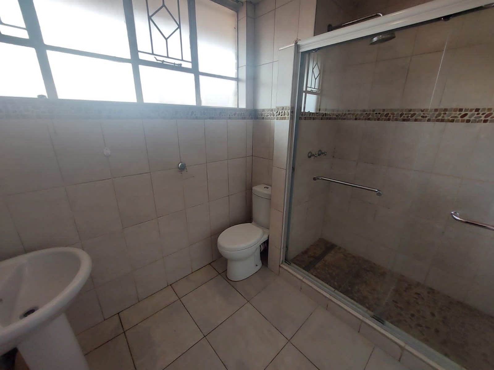 2 Bed Apartment in Wonderboom South photo number 8
