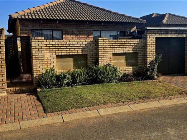 4 Bedroom House 4 Bedroom House