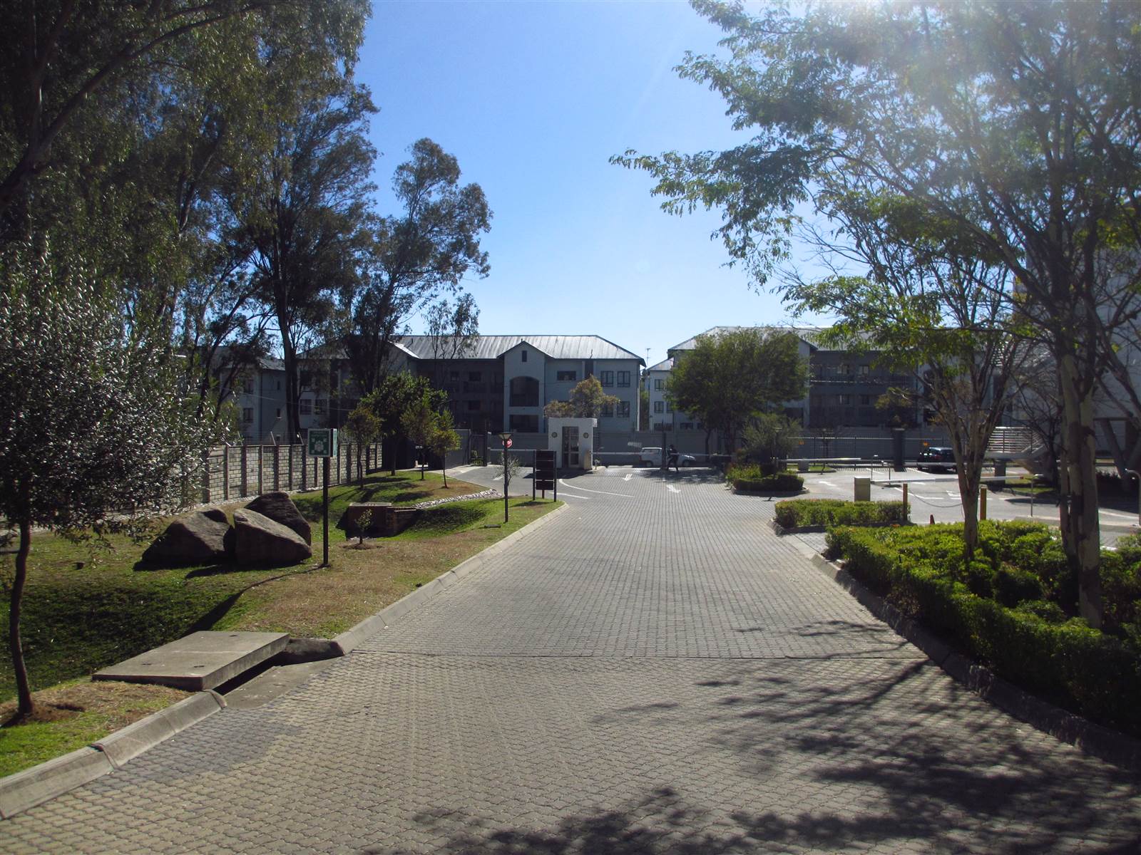 415  m² Commercial space in Fourways photo number 4