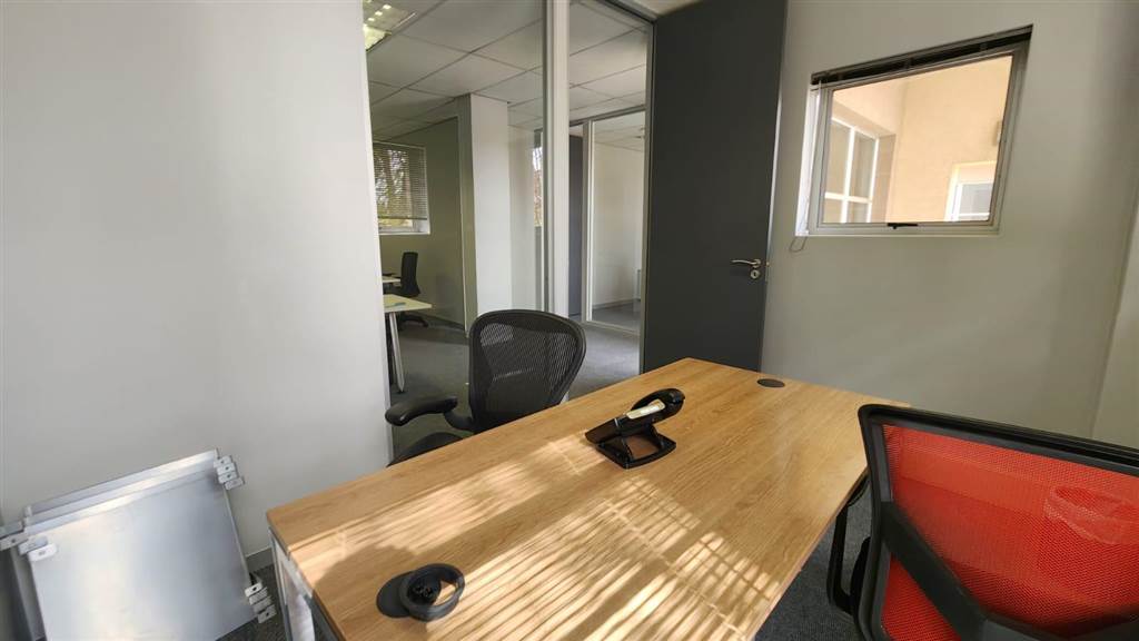 80  m² Commercial space in Centurion CBD photo number 12