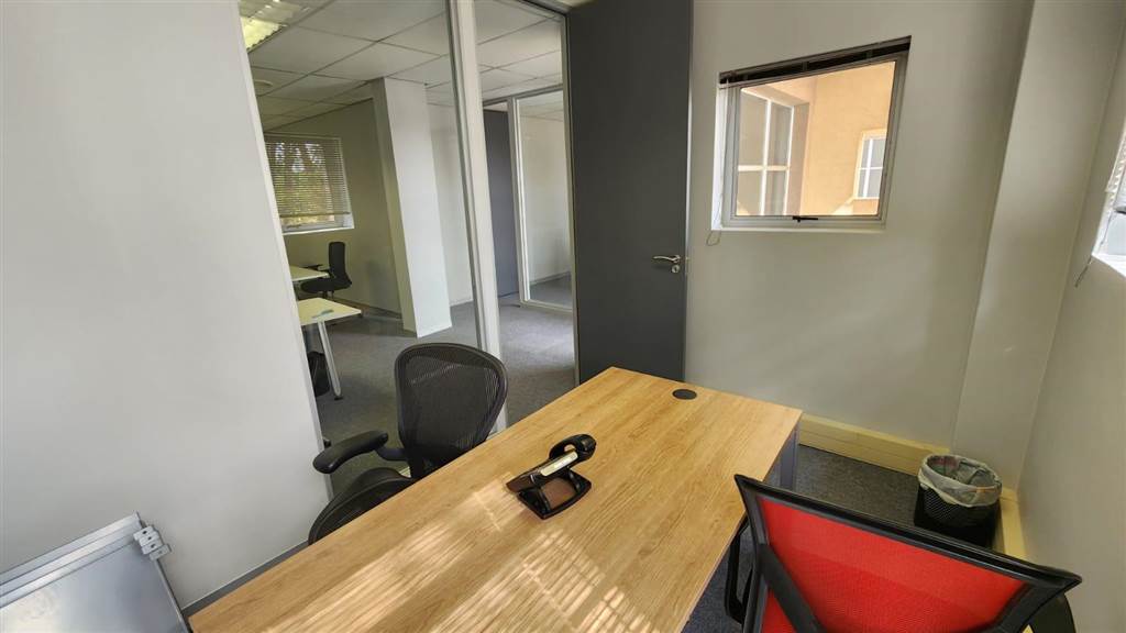 80  m² Commercial space in Centurion CBD photo number 4