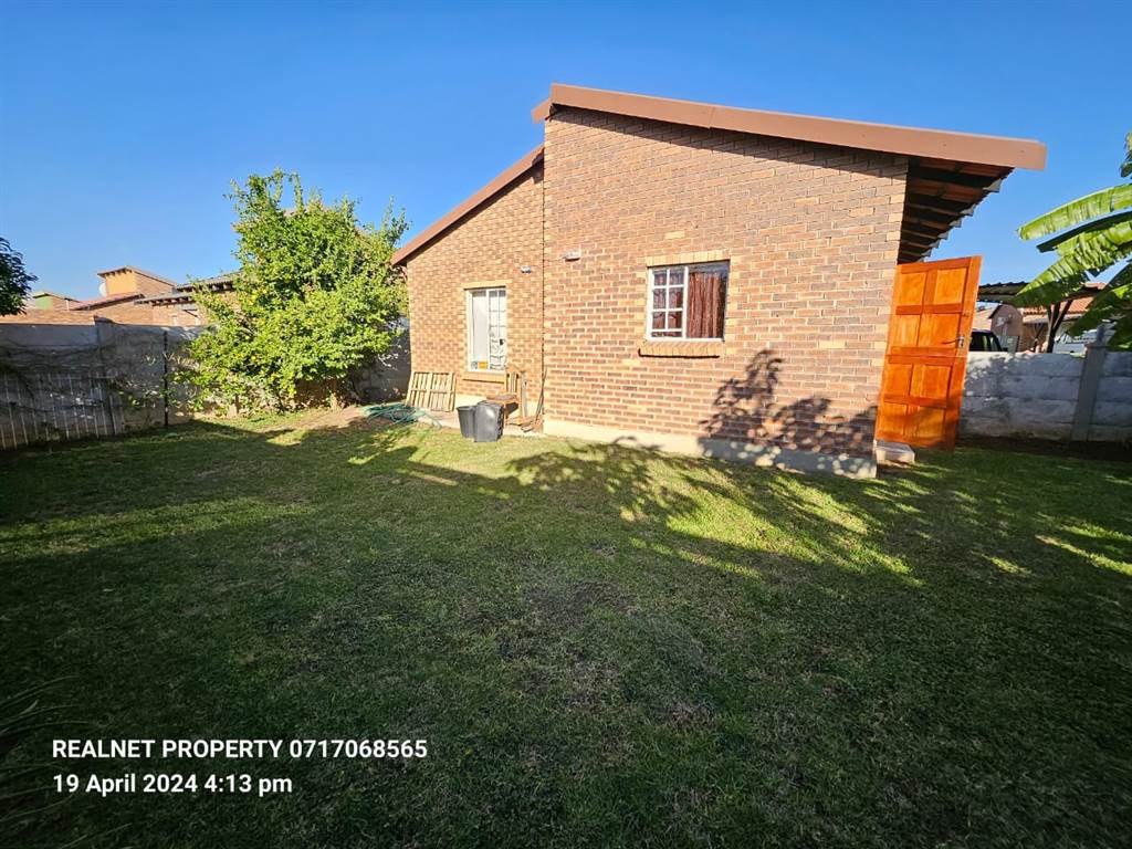 3 Bed House in Waterval East photo number 15