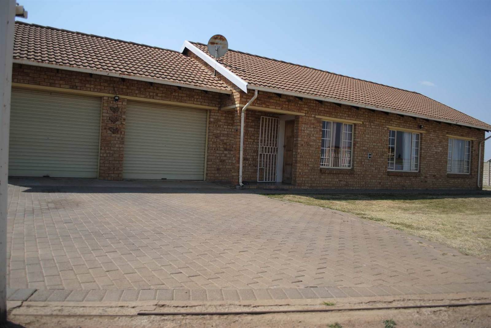 3 Bed House in Riversdale photo number 1