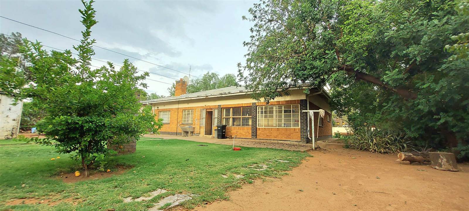 3 Bed House in Mafikeng photo number 2