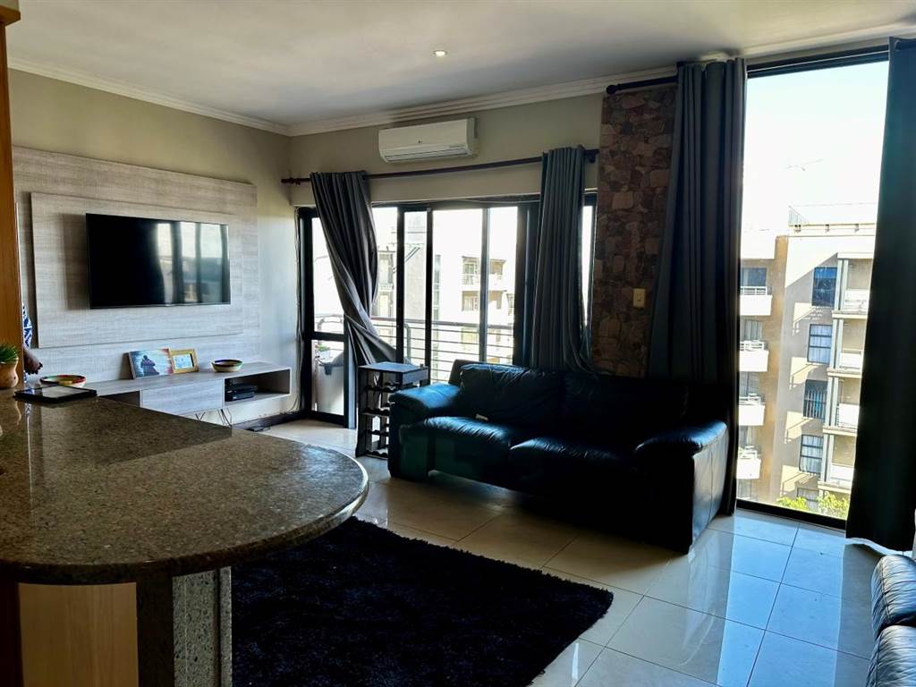 2 Bed Apartment in Umhlanga Ridge photo number 3