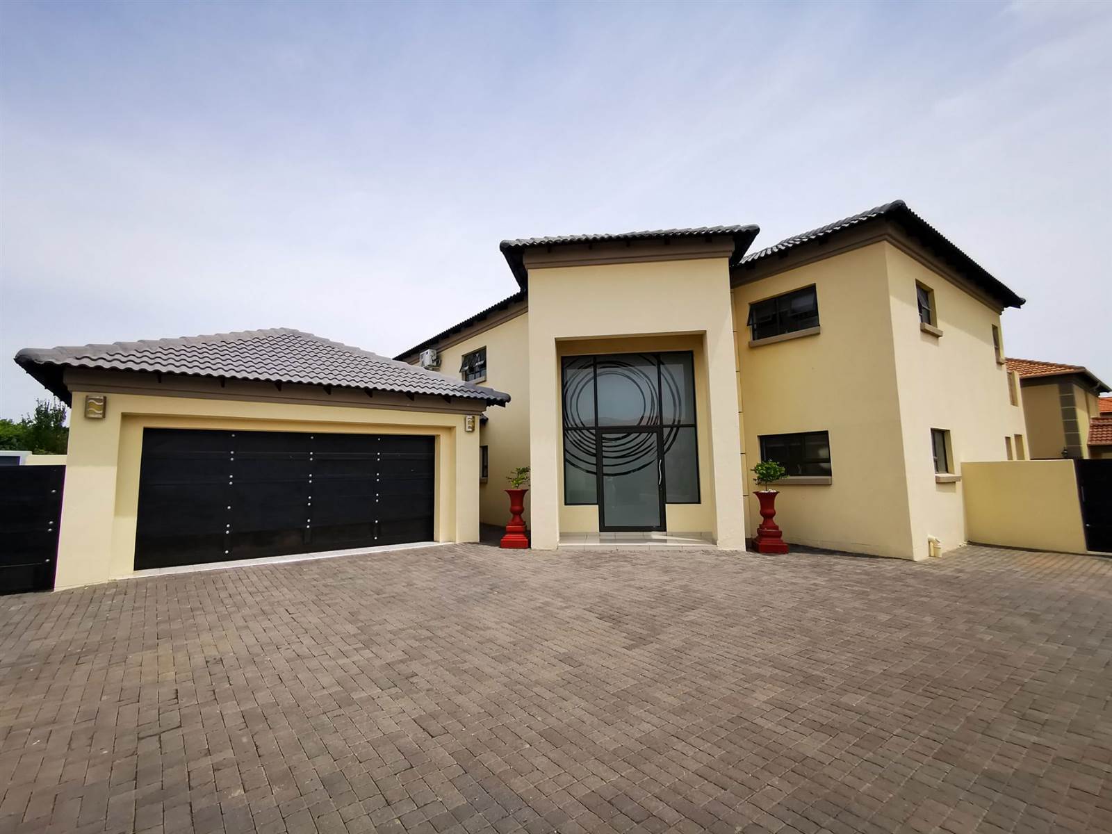 4 Bed House in Zambezi Country Estate photo number 1