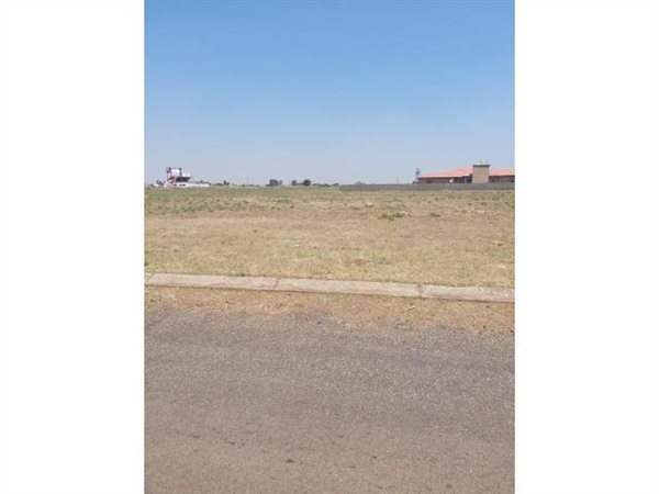 1 012 m² Land available in Riversdale