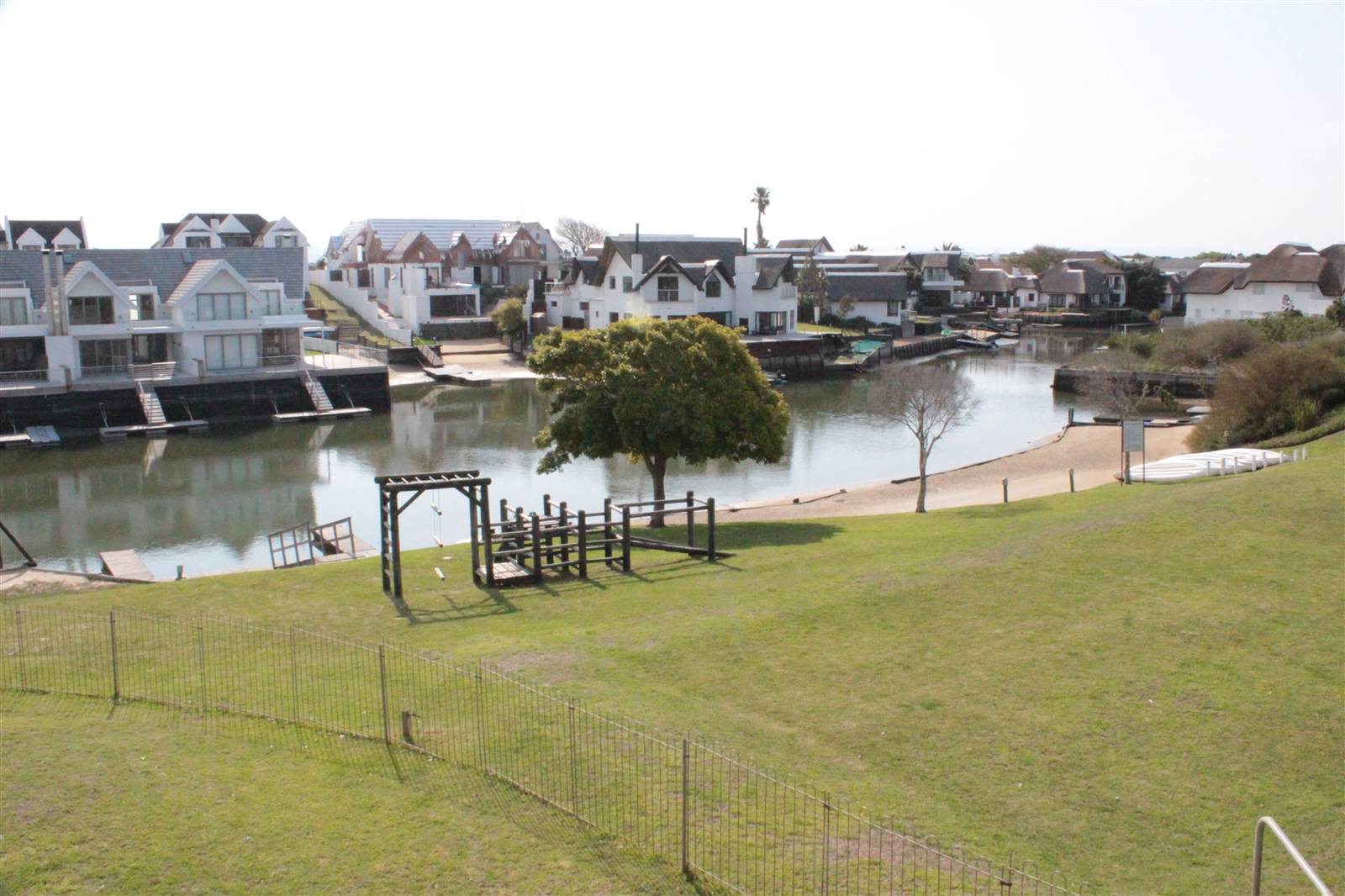 3 Bed Apartment in St Francis Bay Canals photo number 3