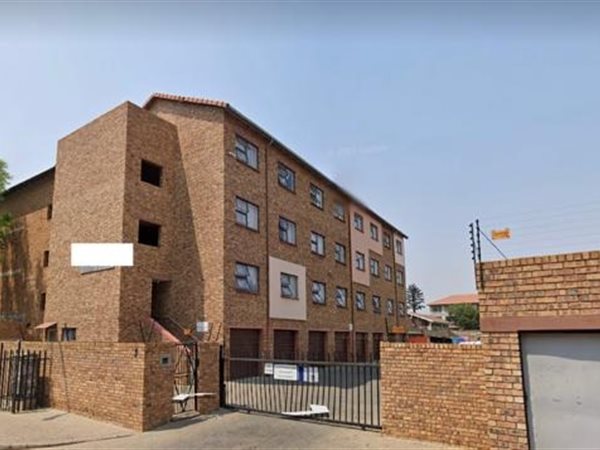 32 Bed Apartment in Kempton Park Central