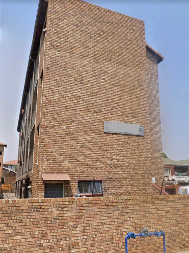 32 Bed Apartment in Kempton Park Central photo number 5