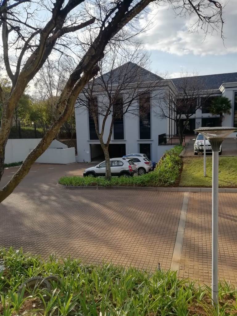 4076  m² Commercial space in Bryanston photo number 8