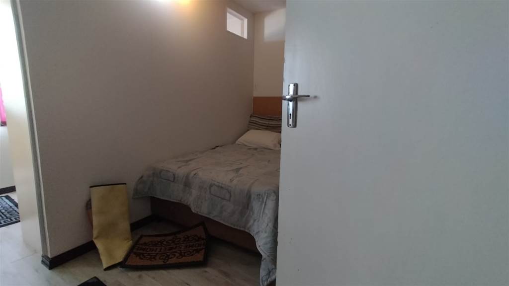 3 Bed Apartment in Amanzimtoti photo number 12