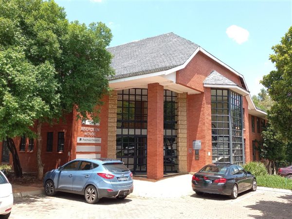426.700012207031  m² Commercial space in Bryanston