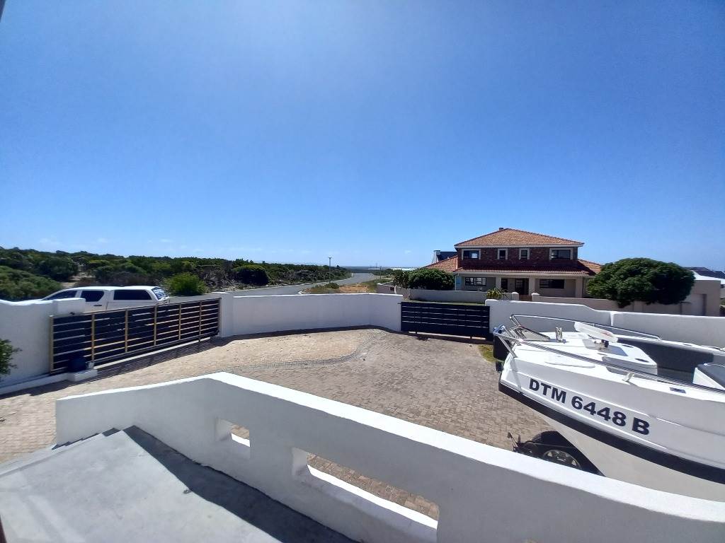 5 Bed House in Struisbaai photo number 6