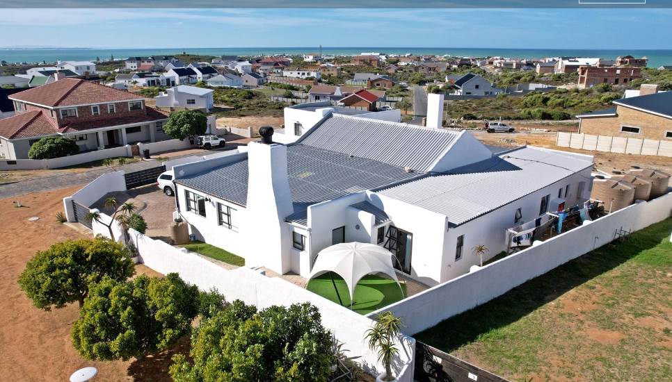 5 Bed House in Struisbaai photo number 2