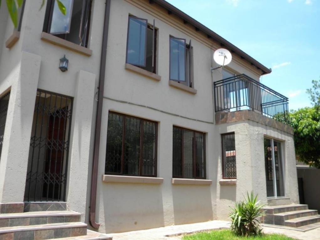 4 Bed House in Highveld Park photo number 3