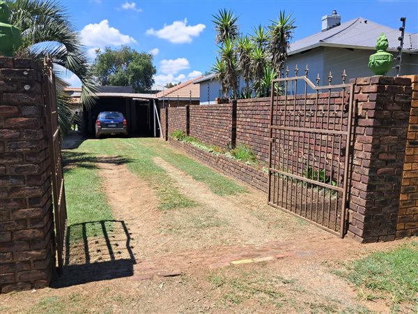 3 Bedroom House 3 Bedroom House