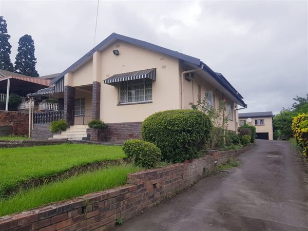 8 Bed House in Tongaat Central
