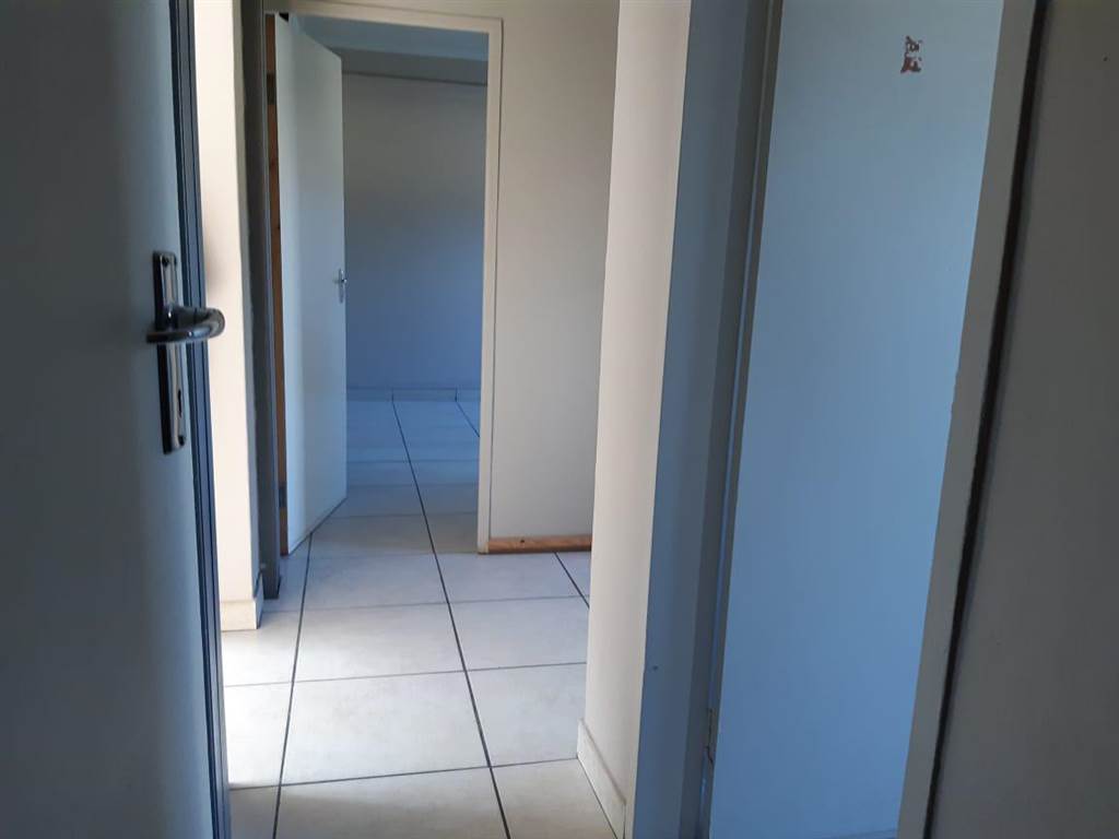 158  m² Commercial space in Secunda photo number 12