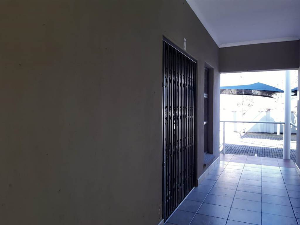 158  m² Commercial space in Secunda photo number 7