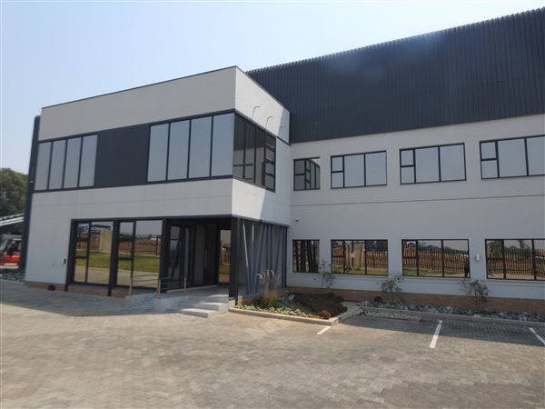 2 306  m² Industrial space