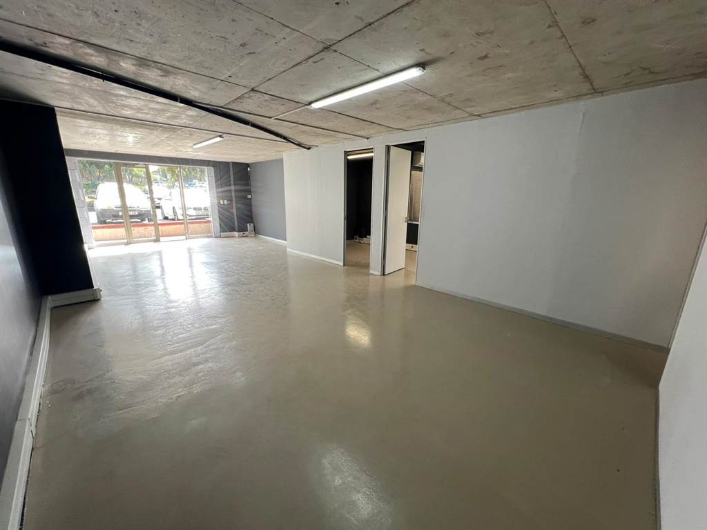 165  m² Commercial space in Tyger Valley photo number 2