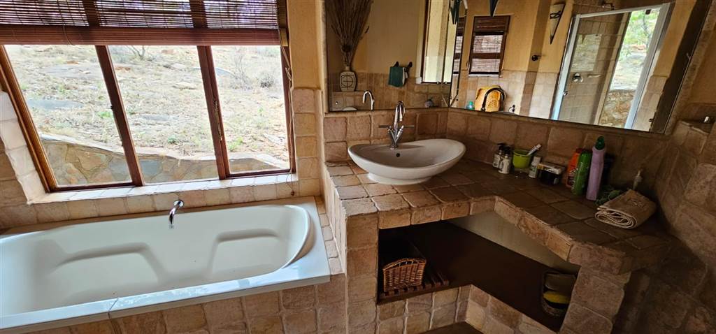 2 Bed House in Lydenburg photo number 14