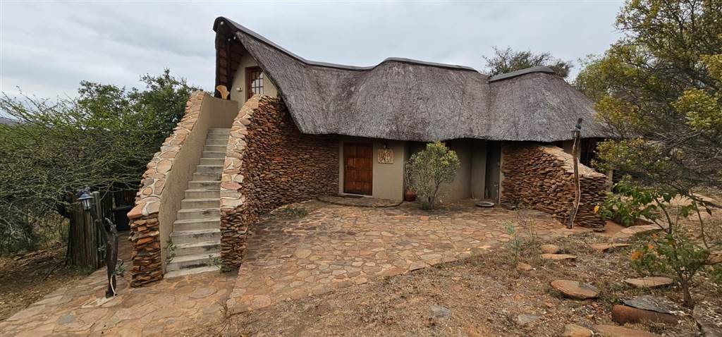 2 Bed House in Lydenburg photo number 2