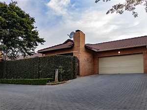 House in Paramount Estate