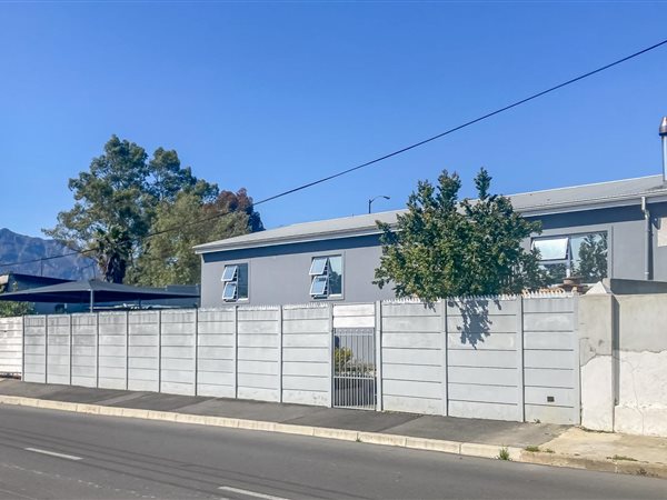 3 Bedroom House 3 Bedroom House